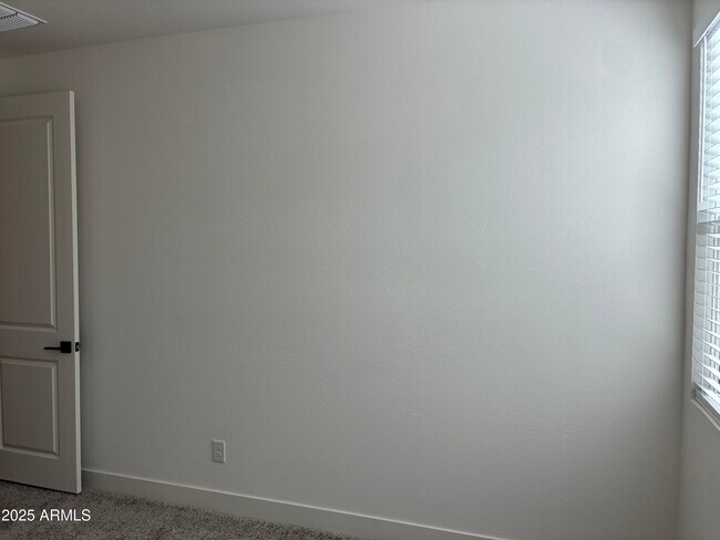 Building Photo - 17778 W Crawfordsville Dr