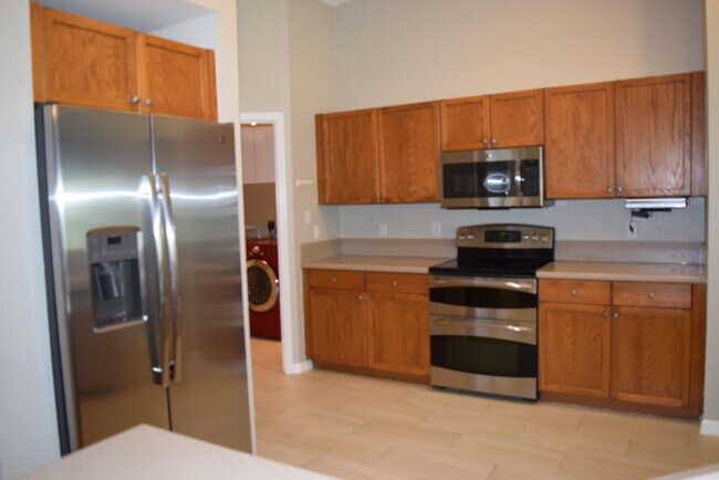 Building Photo - 1074 SW Janar Ave