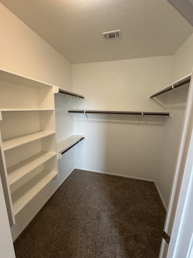 Building Photo - 502 Westchester Ct