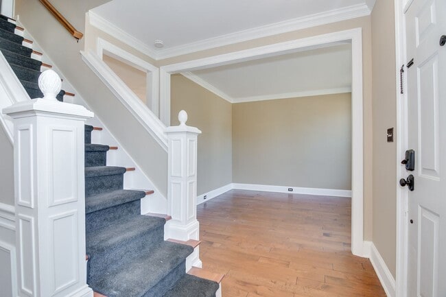 Building Photo - Large 3 Story Home in Evans!