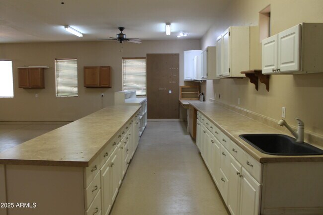 Building Photo - 13930 E Vallejo St