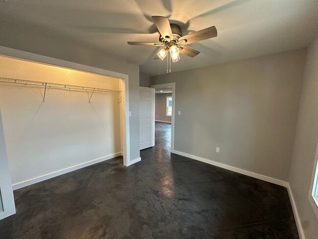 Primary Photo - 706 E Olive St