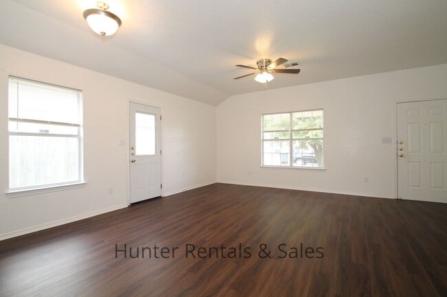 Building Photo - Holy Toledo!