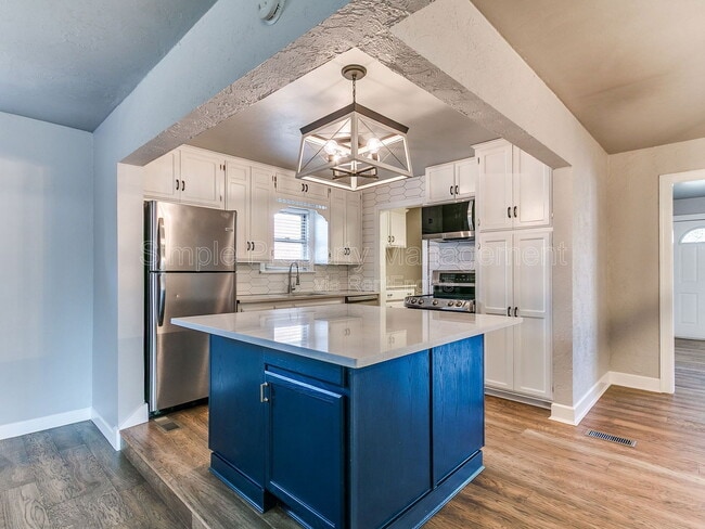 Building Photo - 3108 NW 43rd St