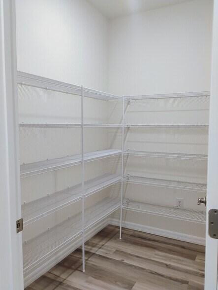 Building Photo - 5191 SW 52nd Dr