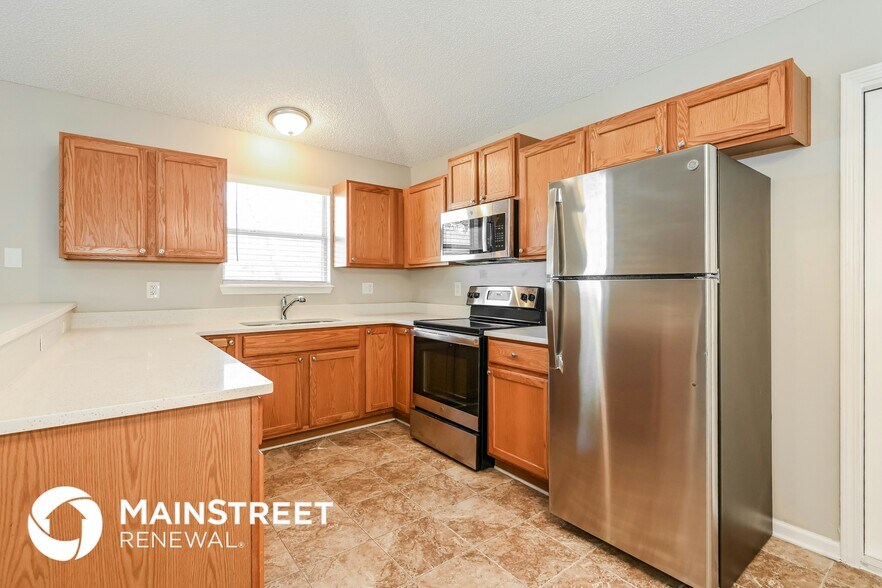 Building Photo - 2975 Brougham