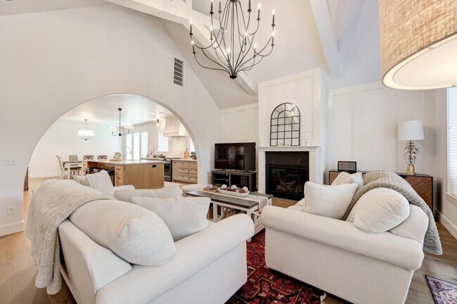 Building Photo - 4001 Stone Hl Ln