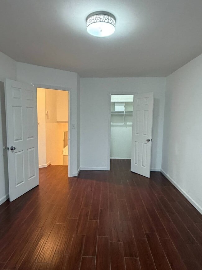 Building Photo - 1760-1760 60th St