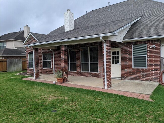 Building Photo - 25727 Shady Spruce Ln