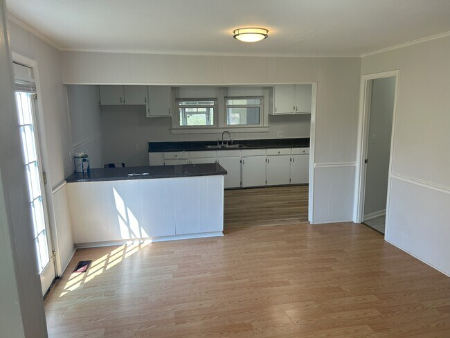 Building Photo - 3608 7th Ave SW