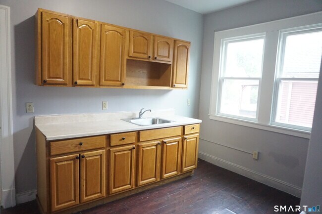 Building Photo - 472 Prospect Ave