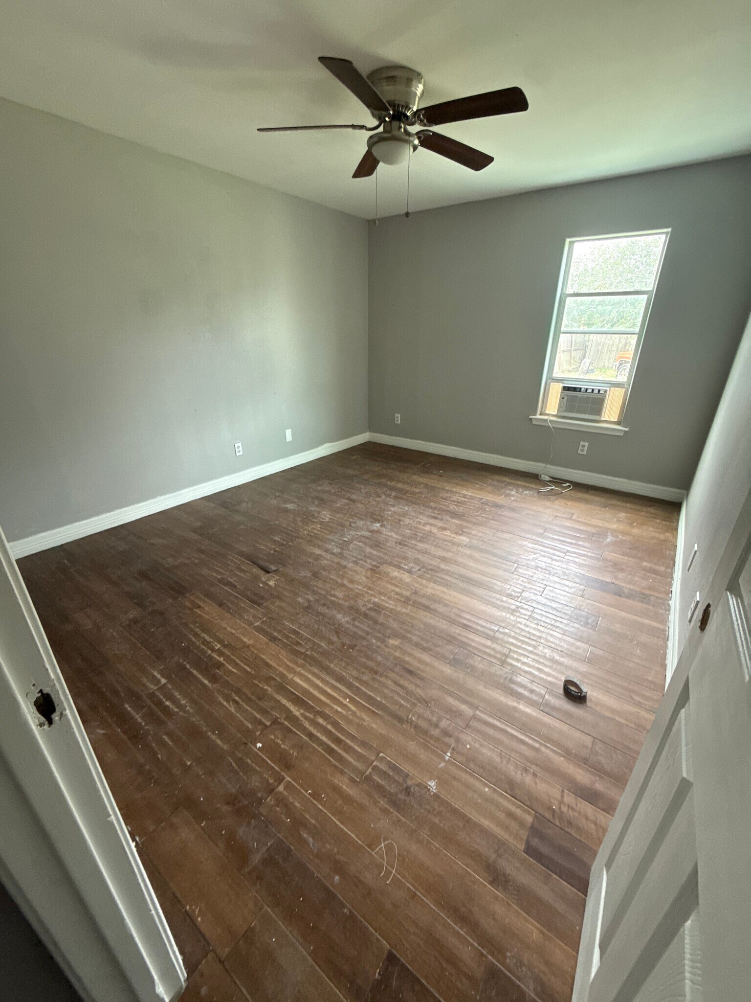 Building Photo - 142 Blevins St