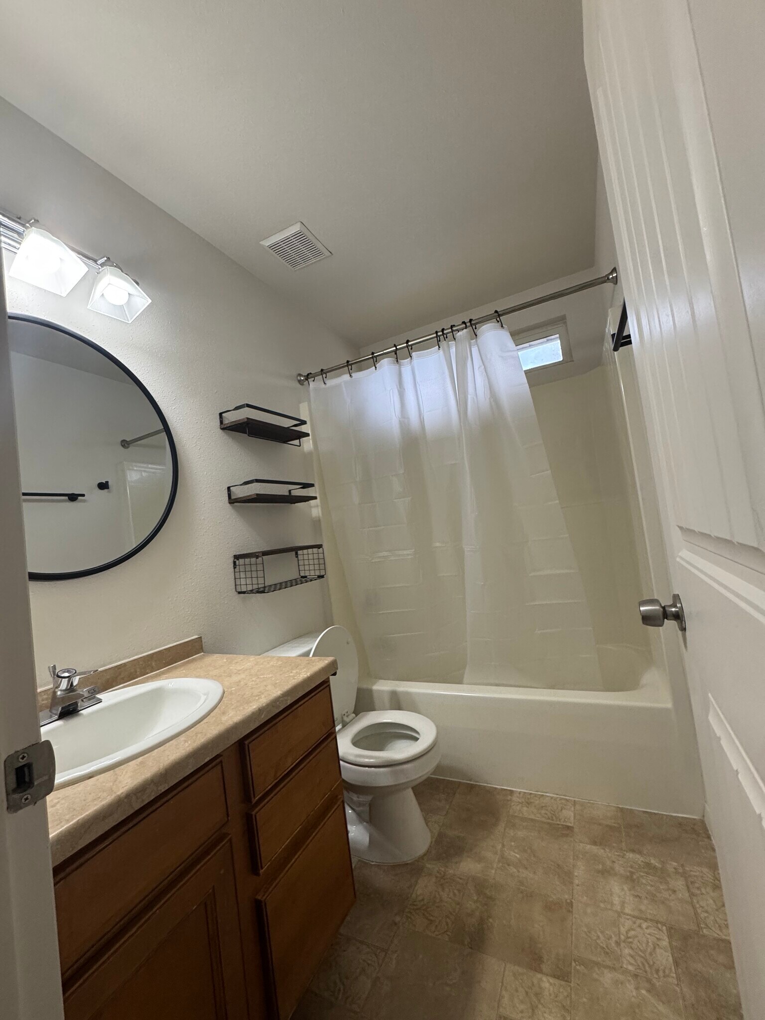 Building Photo - 6515 W Butte St