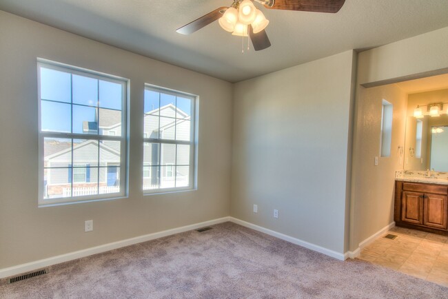 Building Photo - Newer Townhouse in Wolf Ranch, D#20