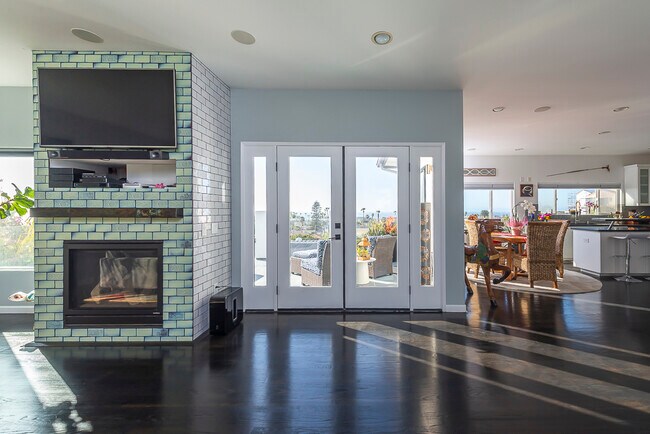 Building Photo - 4719 Coronado Ave