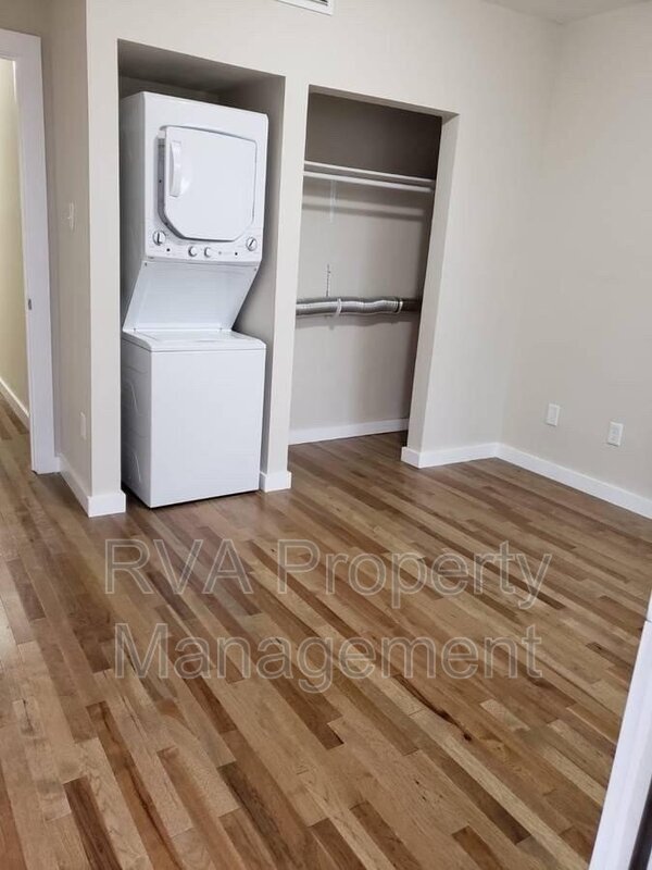 Building Photo - 600 N 32nd St