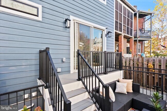 Building Photo - 1225 Park Rd NW