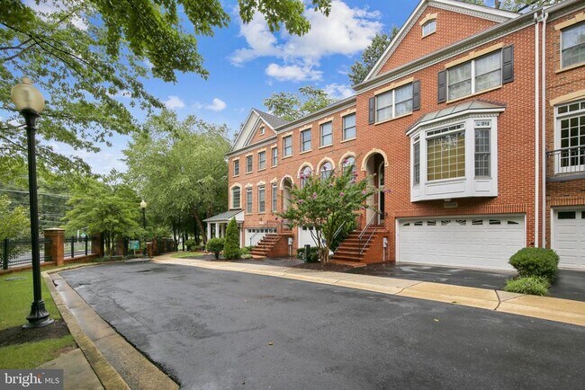 Building Photo - 10555 Tuckerman Heights Cir