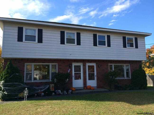 Building Photo - 238 Old Niskayuna Rd