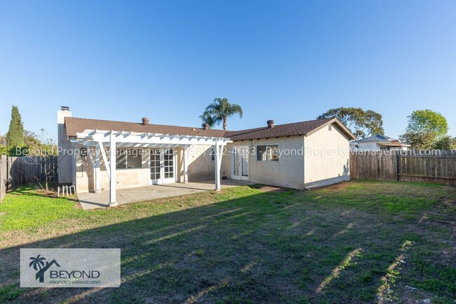 Building Photo - ***RECENTLY UPGRADED***3BED 2 BATH***ATTAC...