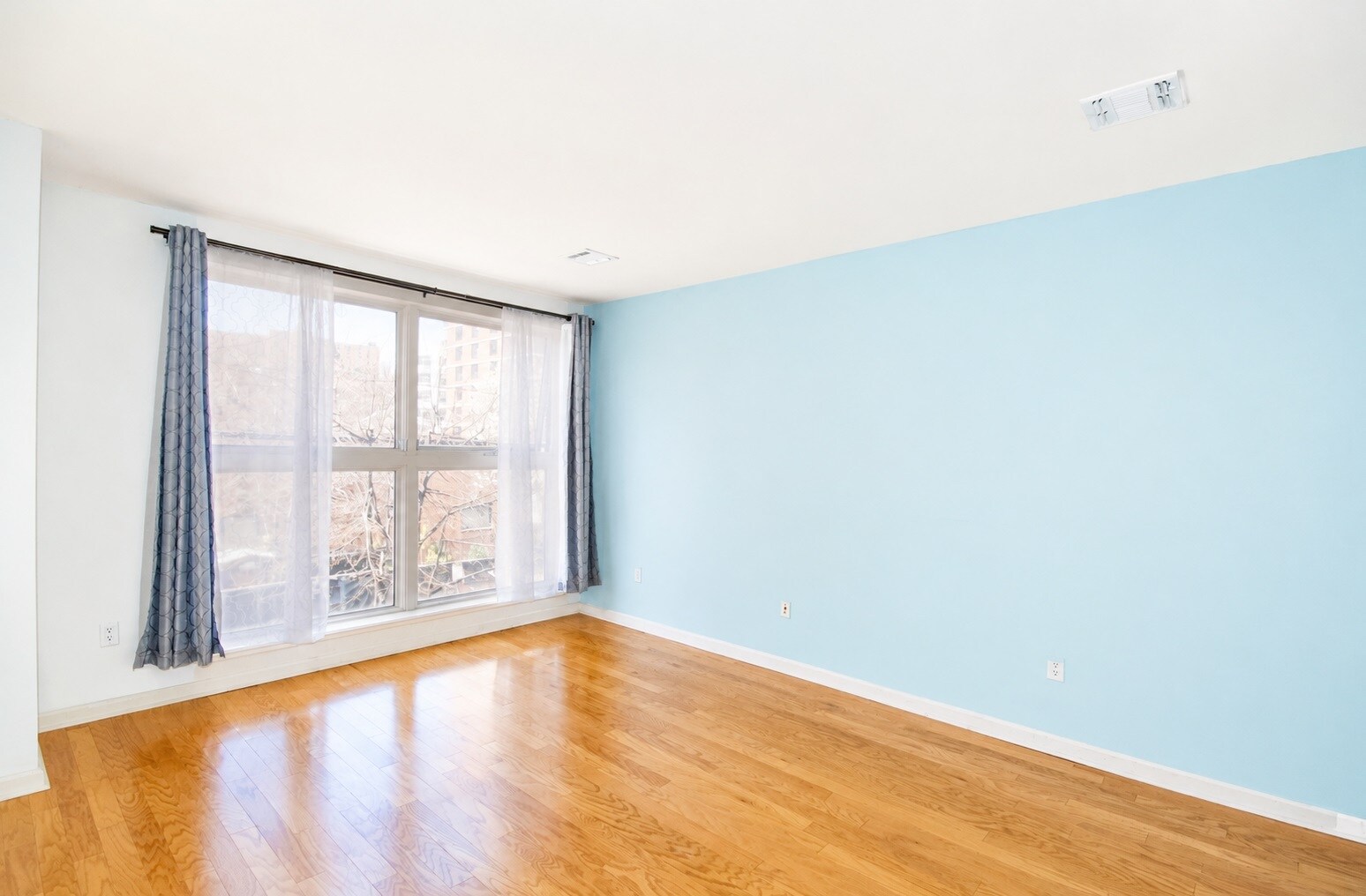 Building Photo - 659 1st St