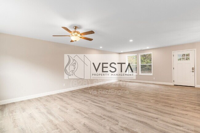 Building Photo - 16 Meadows Town Rd