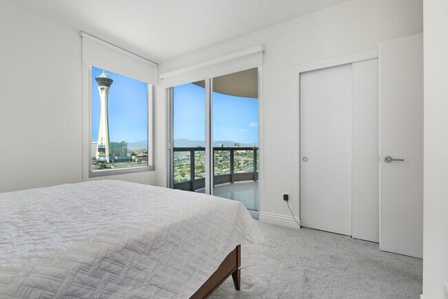 Building Photo - Turnberry Towers East 1507