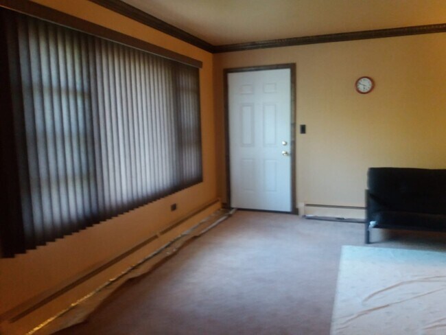 Building Photo - 1107 Holiday Ln