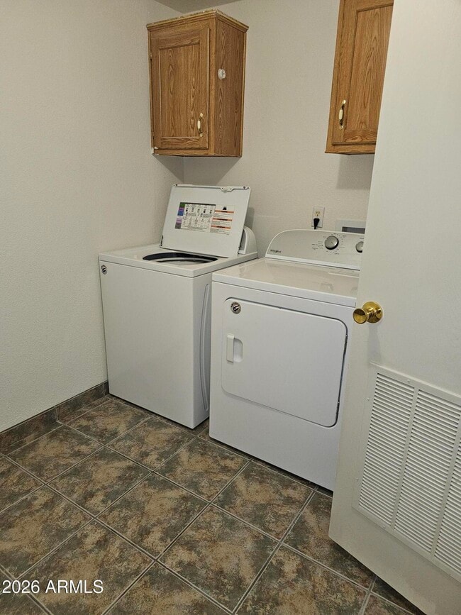 Building Photo - 5283 E Brickey Dr