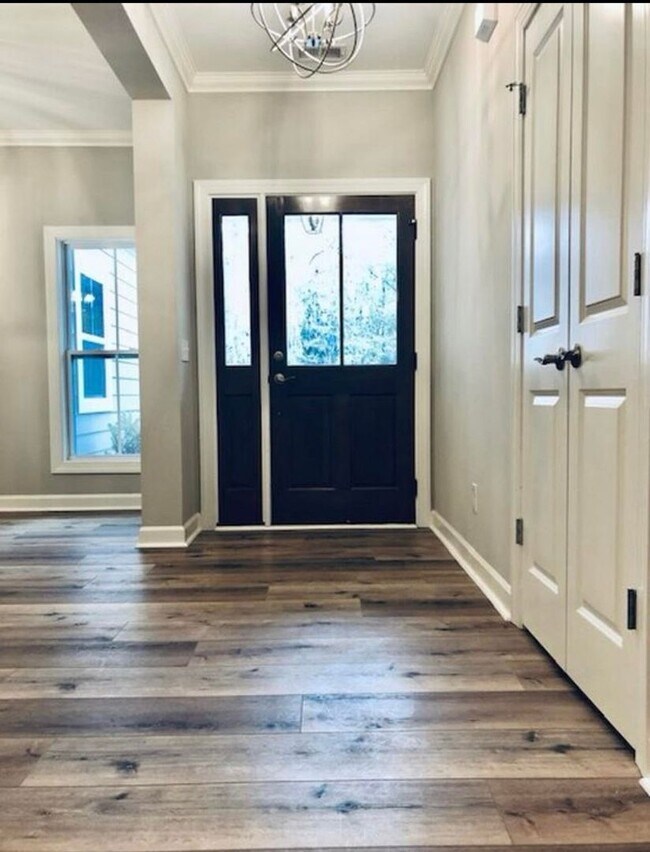 Building Photo - Stunning Home in Rose Hill! $1,000 October...