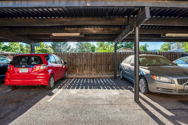 Building Photo - 2960 Shady Holw W