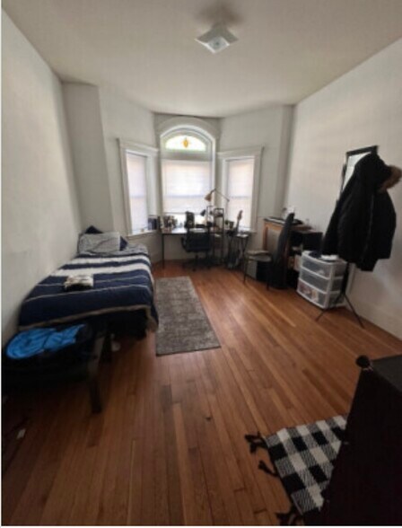 Building Photo - 61 Westland Ave