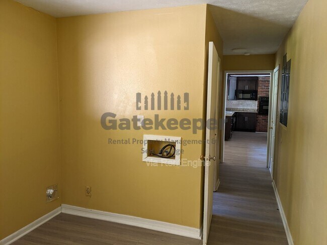 Building Photo - 163 Old Norton Rd