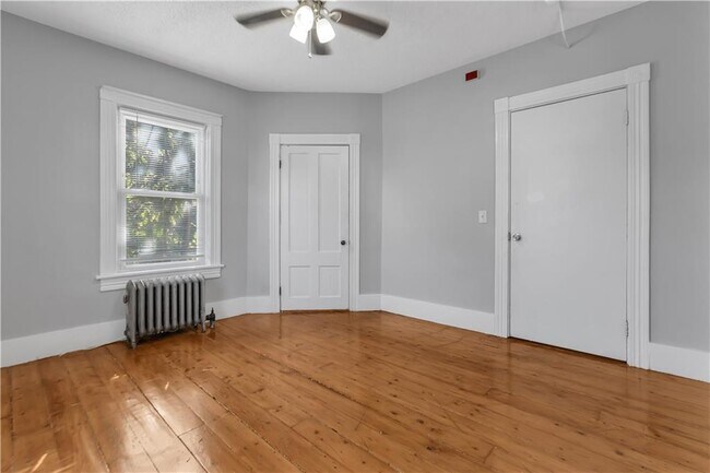 Building Photo - 244 Paradis Ave