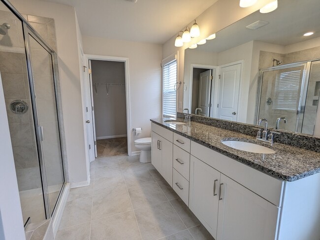 Building Photo - 2 Planters Pl