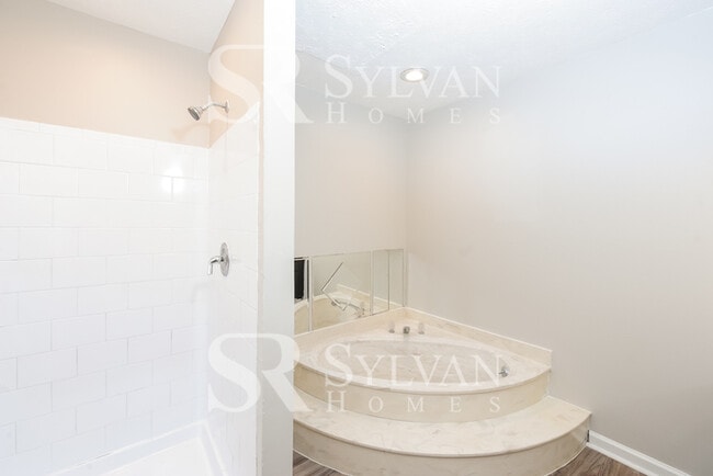 Building Photo - Prepare to fall in love with this 4 bedroom, 3.5 bathroom home