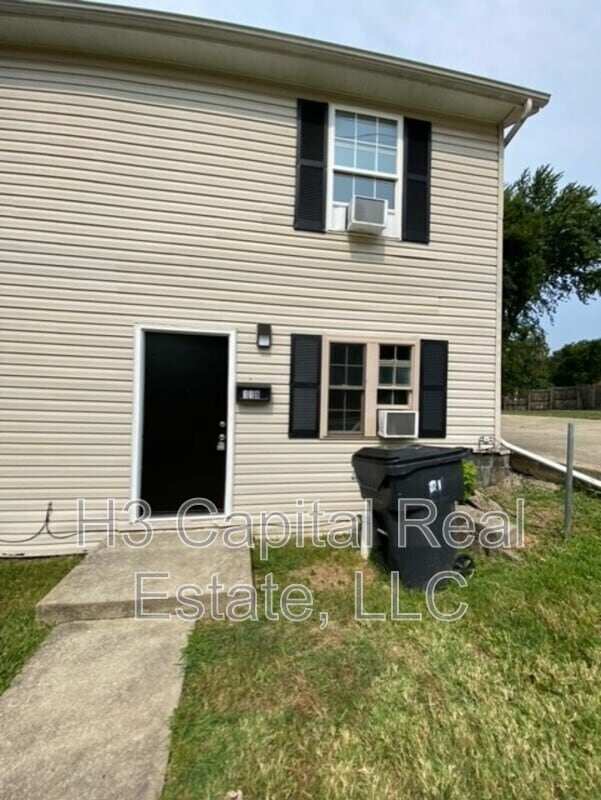Primary Photo - 119 S 8th St