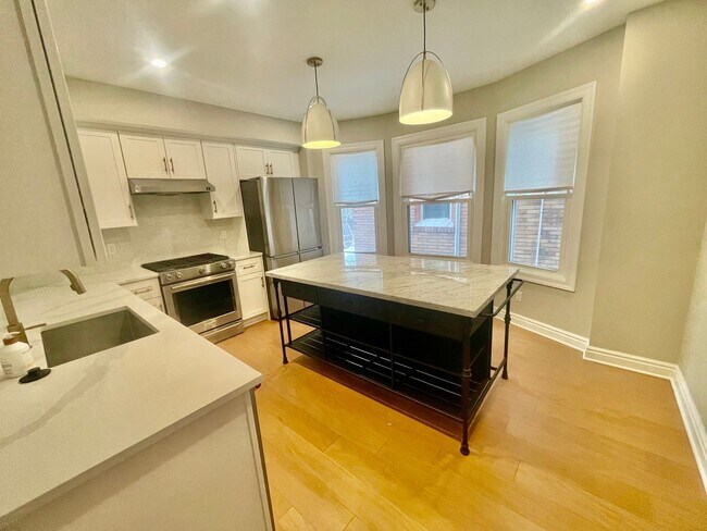 Building Photo - 4 bed 3.5 Bath- Sewickley