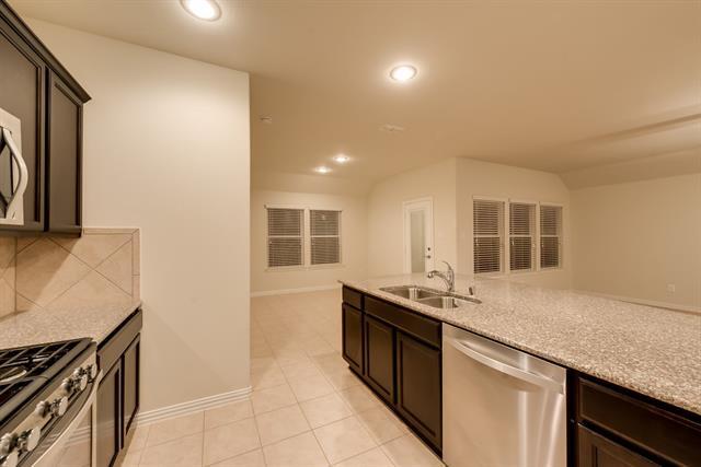 Building Photo - 6812 Lighthouse Ln