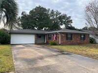 Building Photo - 723 Clark Dr