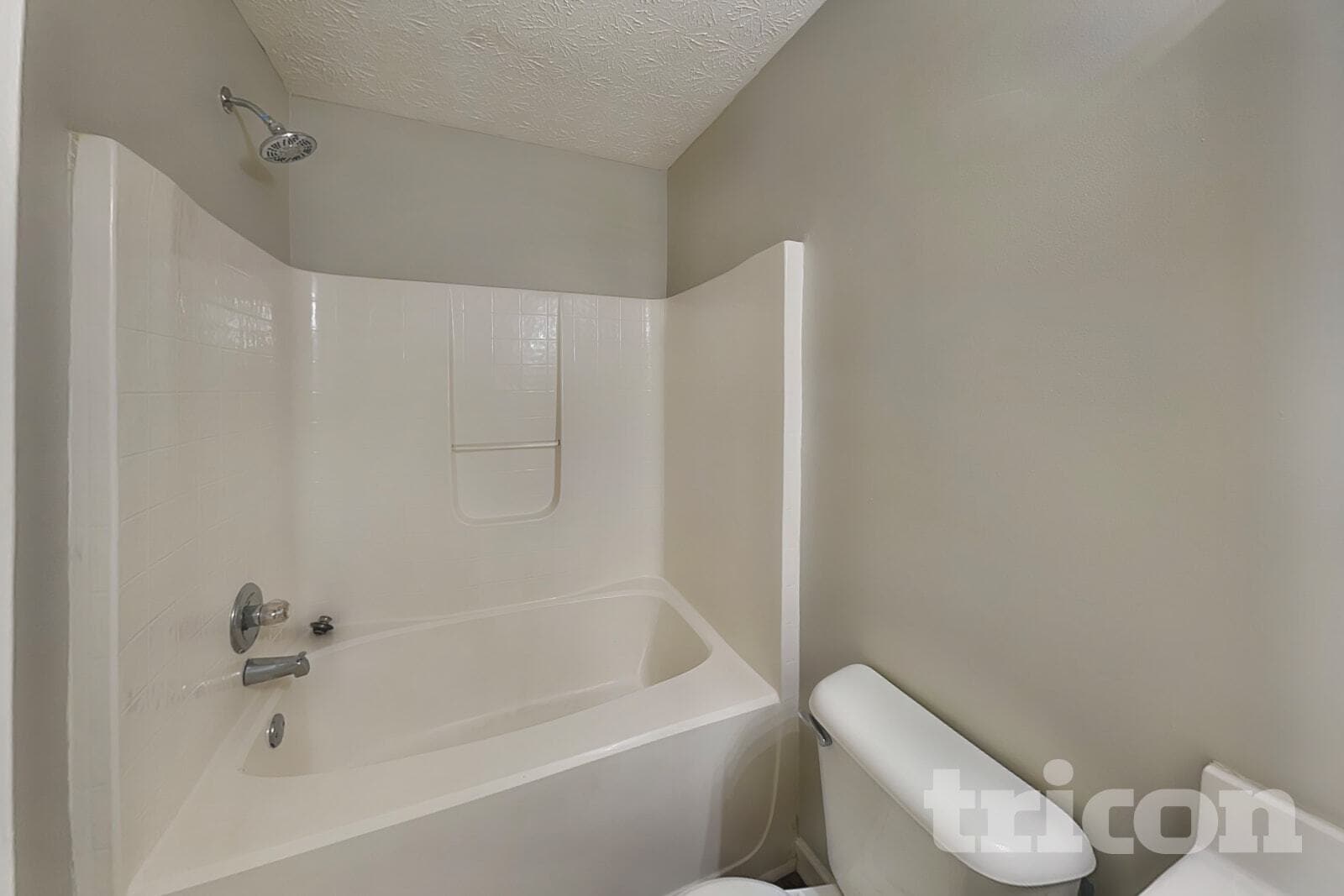 Building Photo - 261 Silver Ridge Dr
