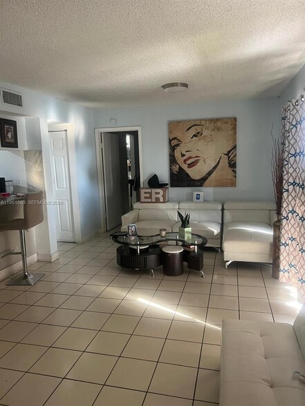 Building Photo - 590 NW 114th Ave