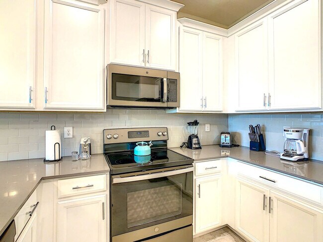 Building Photo - 741 Ocean Course Ave