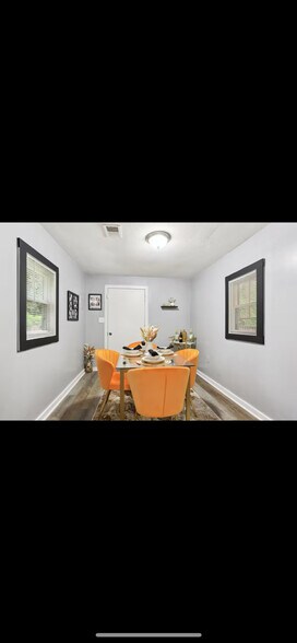 Building Photo - 539 Paines Ave NW