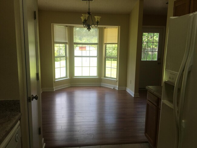 Building Photo - 8457 Battle Forest Dr