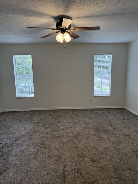Master bedroom - 3601 W Santiago St