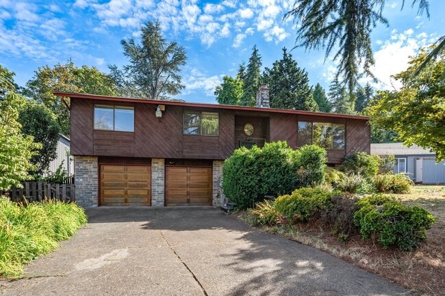 Building Photo - 7816 SE Strawberry Ln