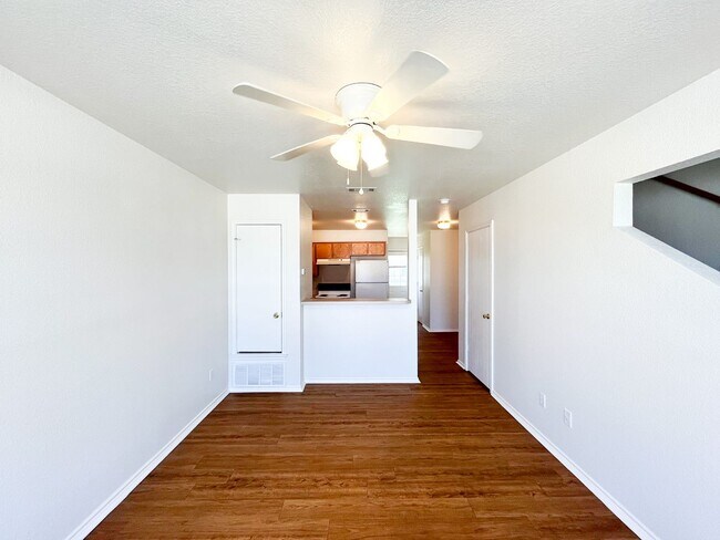 Building Photo - 4000 Doraine Ct