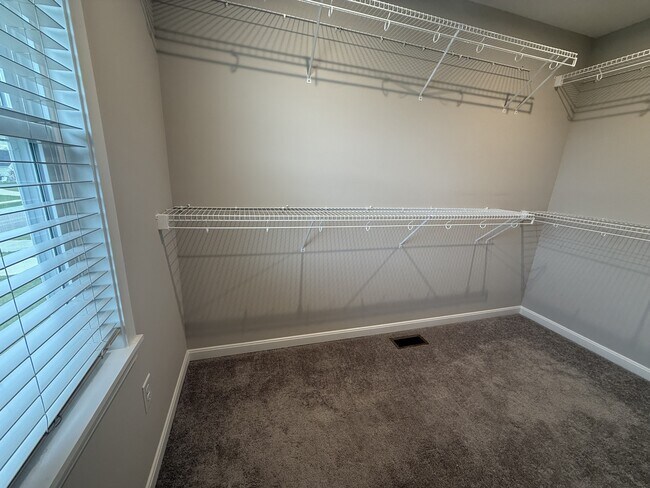 Building Photo - 6964 Briarcliff Ct