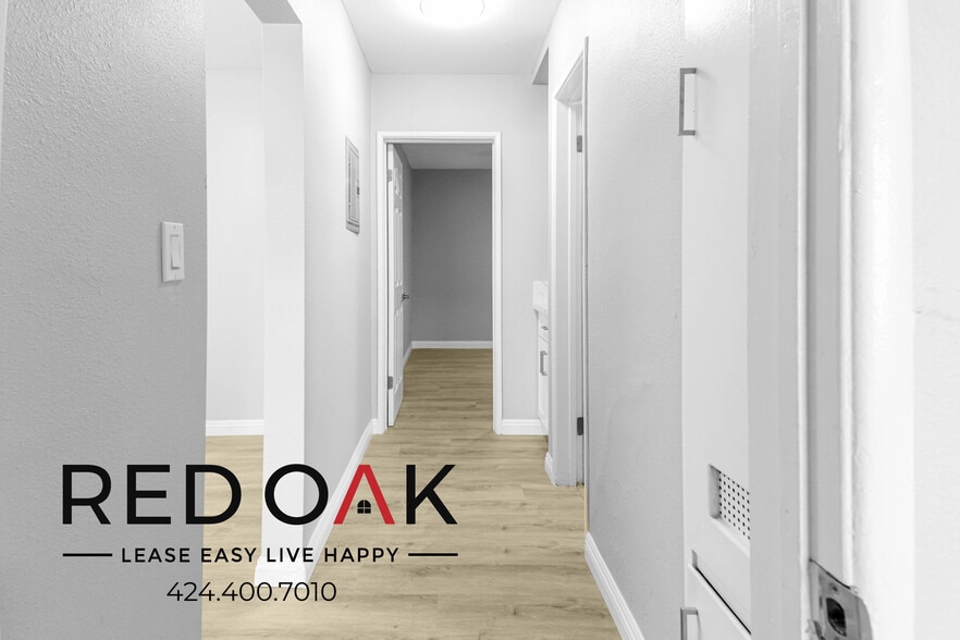 Building Photo - 8011 S Western Ave